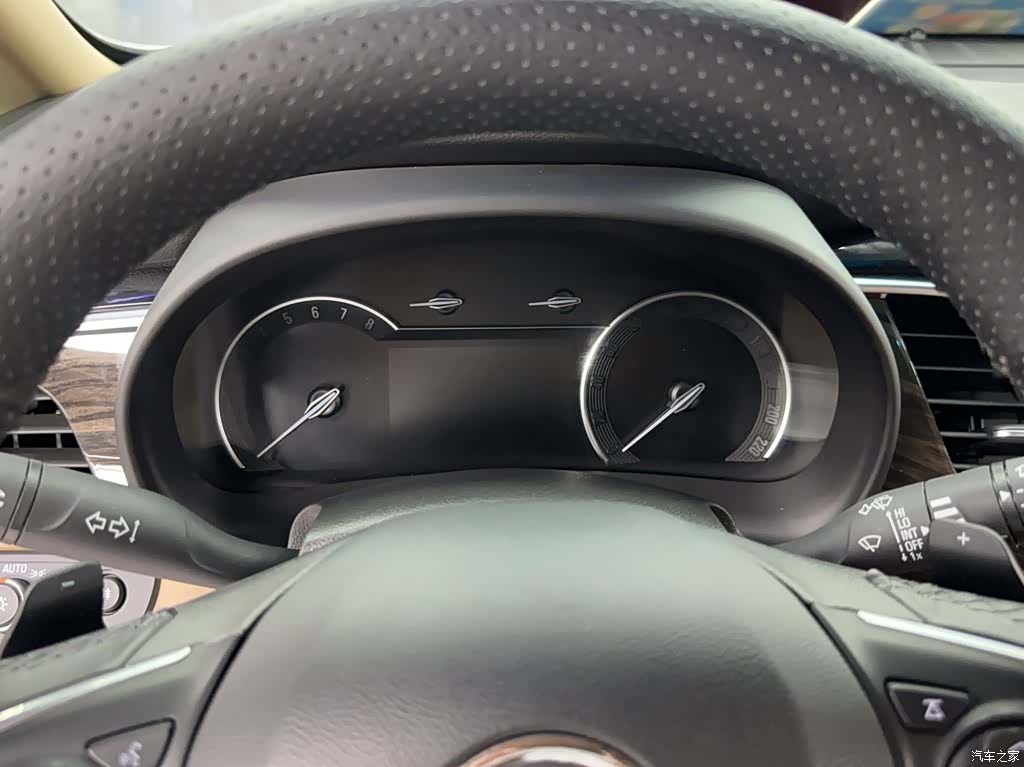 Buick GL8, 2017 4