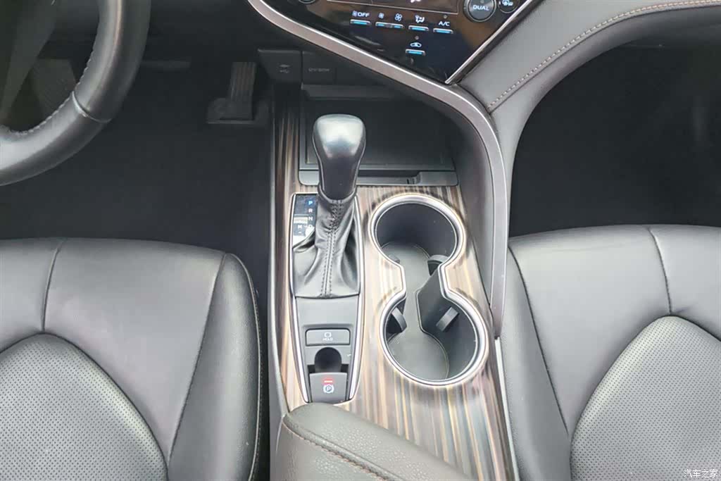 Toyota Camry, 2021 16