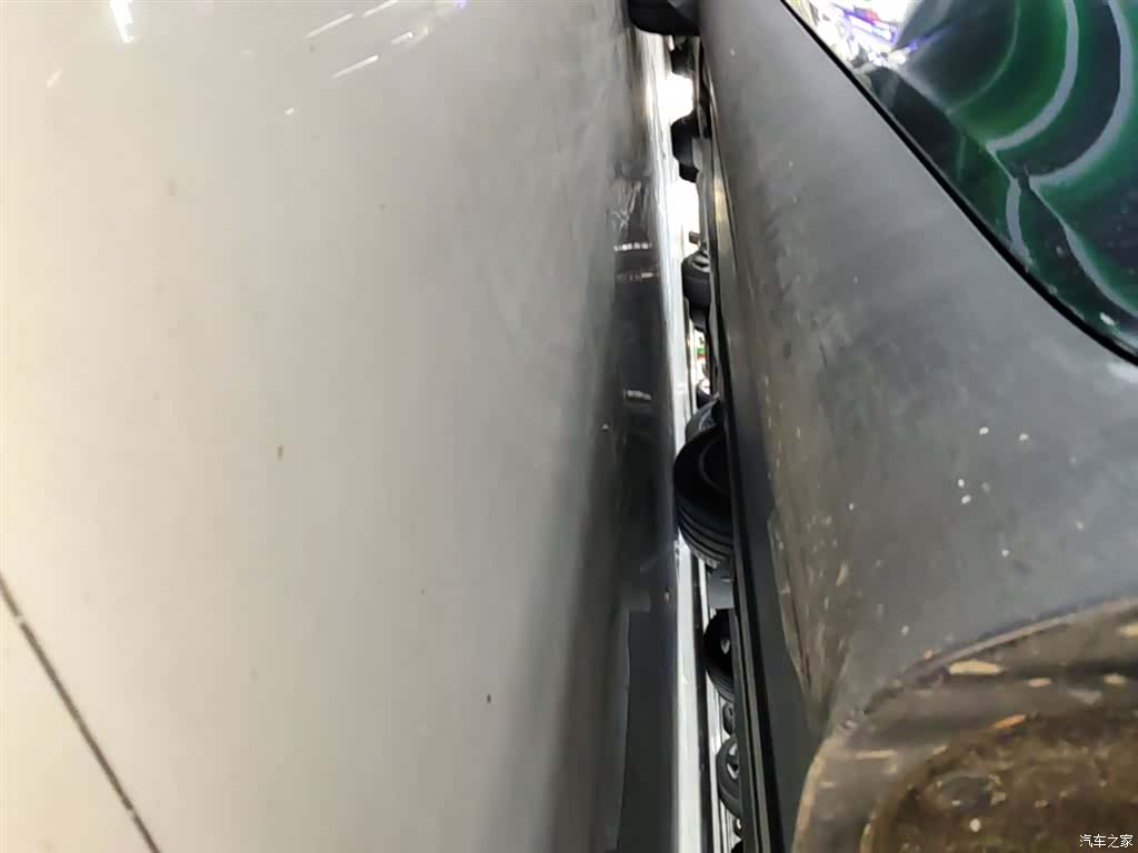 Tesla Model Y, 2023 22