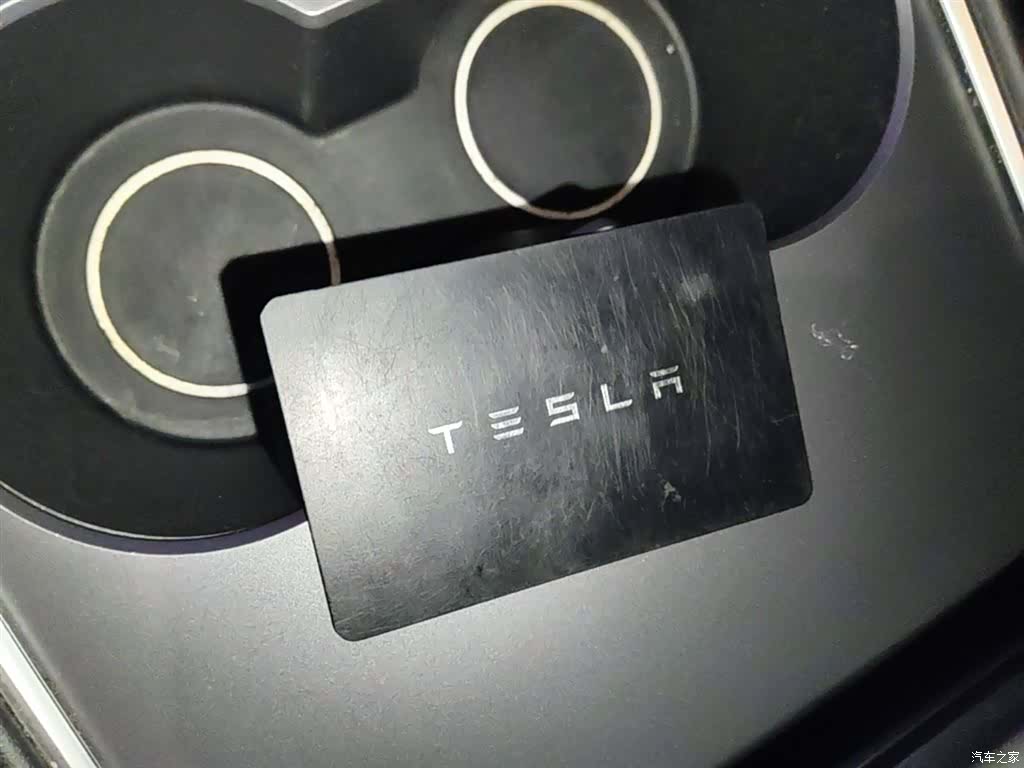 Tesla Model Y, 2023 9