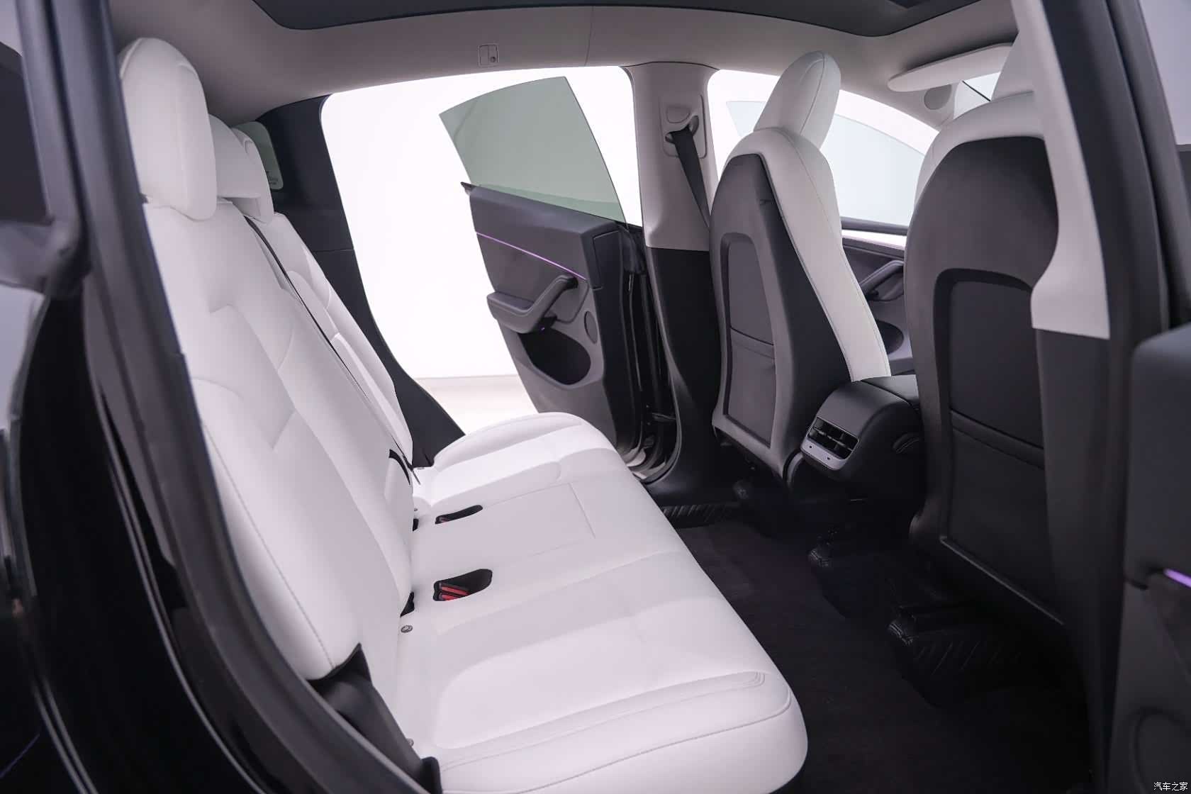 Tesla Model Y, 2021 17