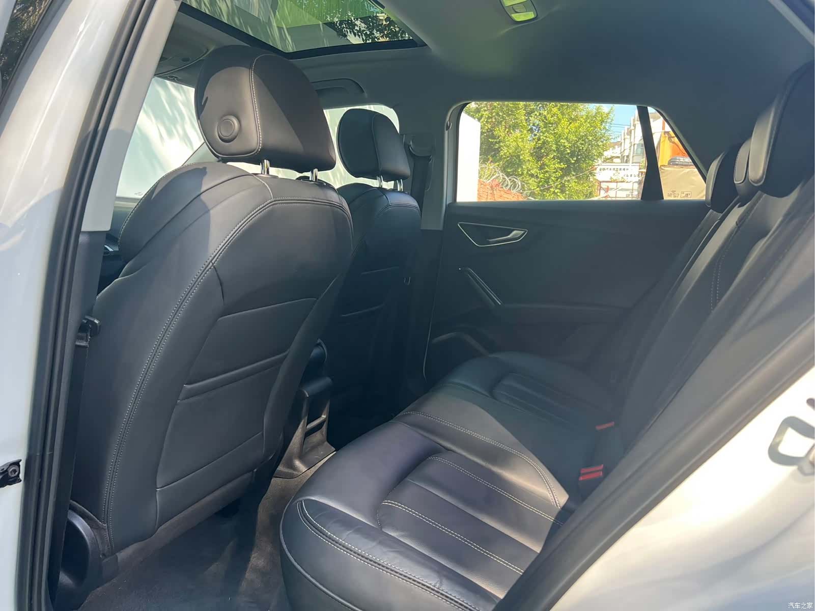Audi Q2L, 2023 6