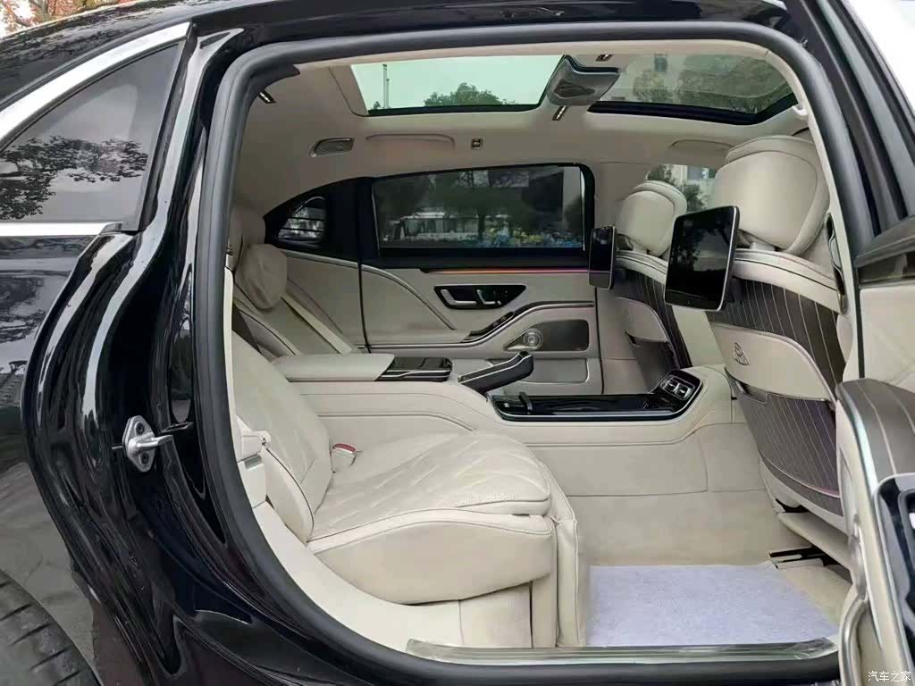 Maybach S-Class, 2023 7