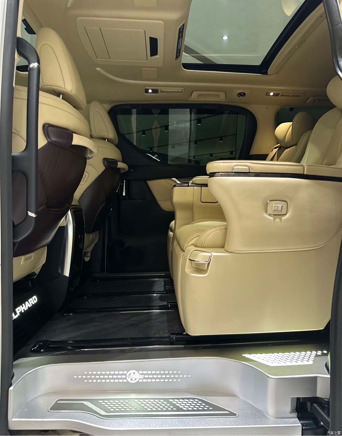 Toyota Vellfire, 2020 8