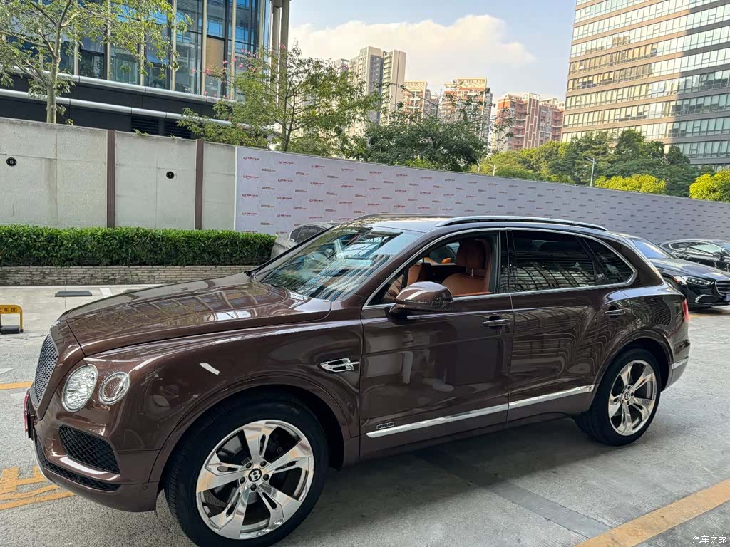 Bentley Bentayga, 2018 2