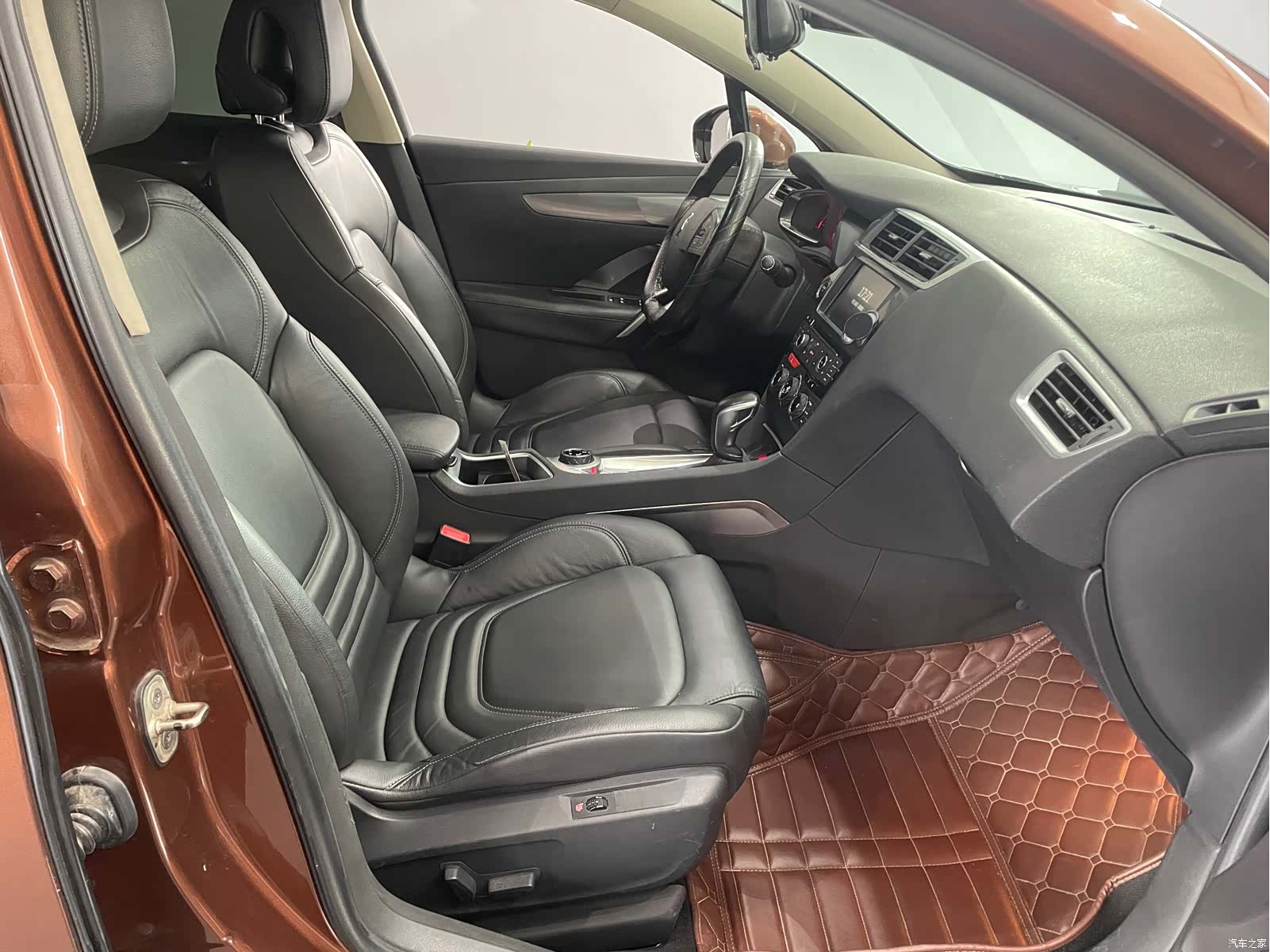 DS THP160, 2015 9
