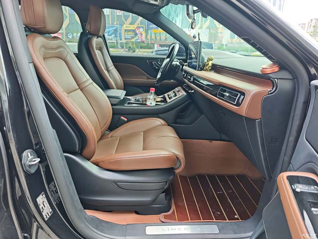 Lincoln Aviator, 2021 11