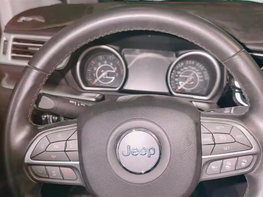 Jeep Grand Commander