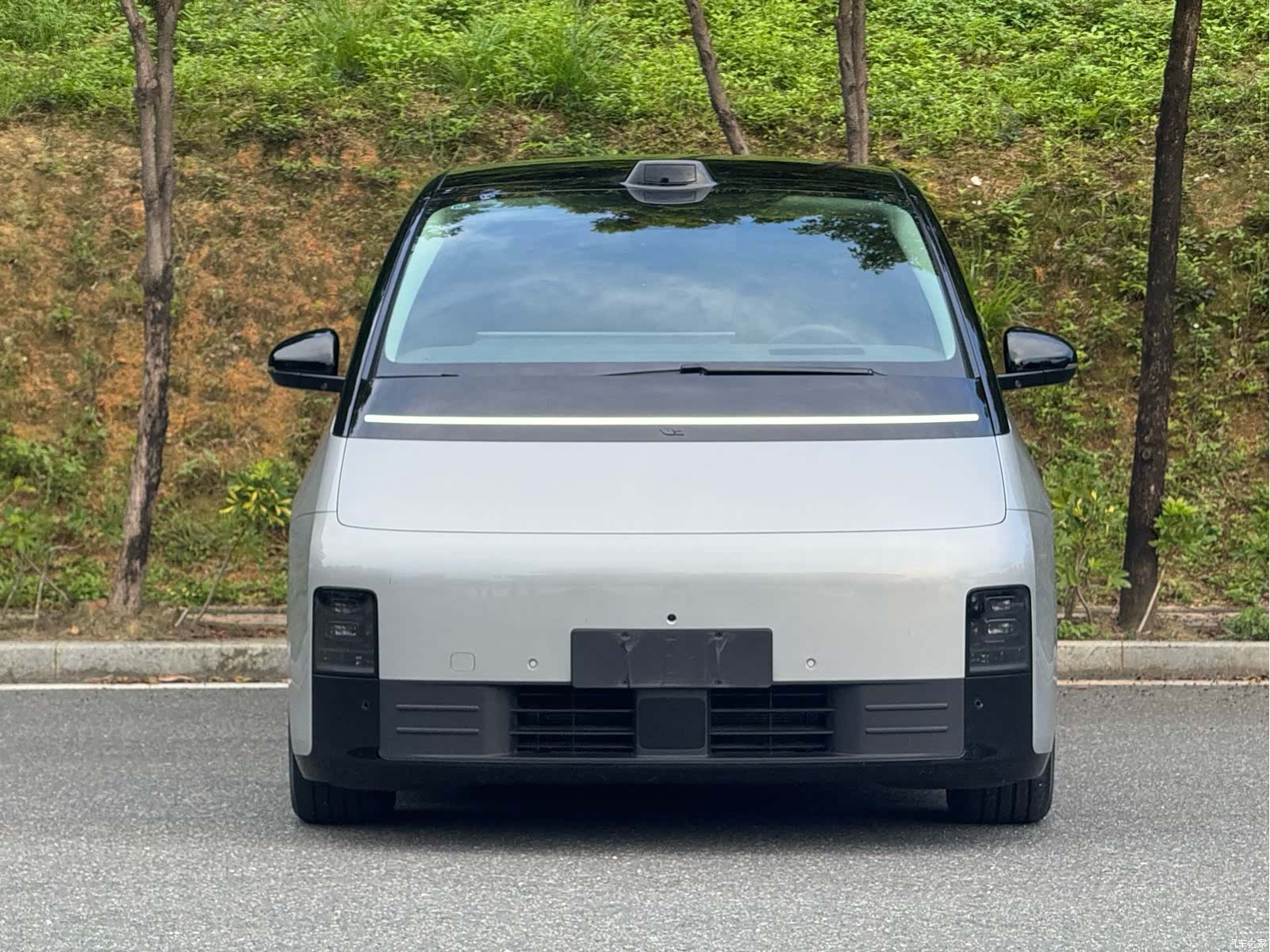 Li Auto MEGA, 2024 2