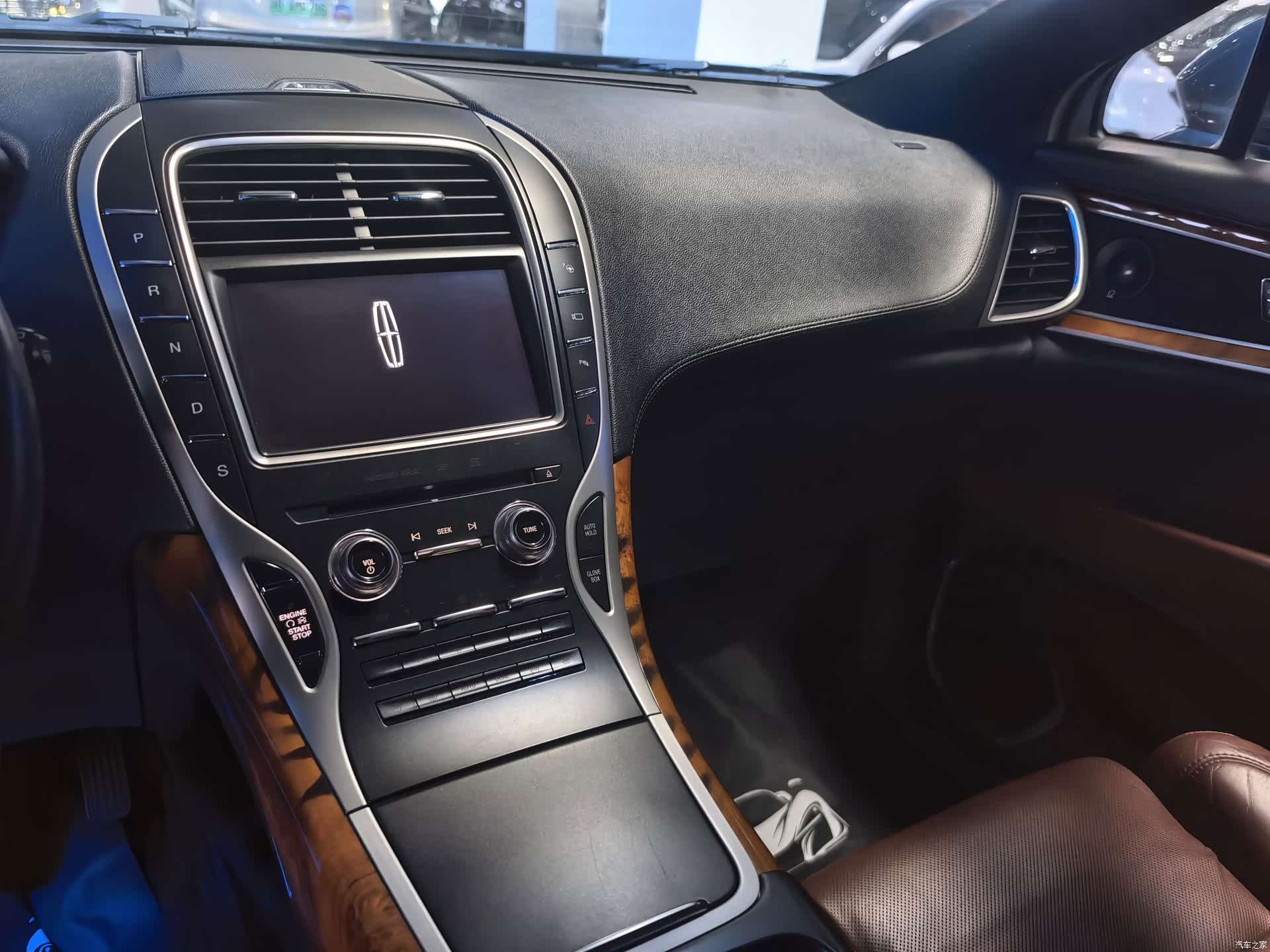 Lincoln MKX, 2018 9