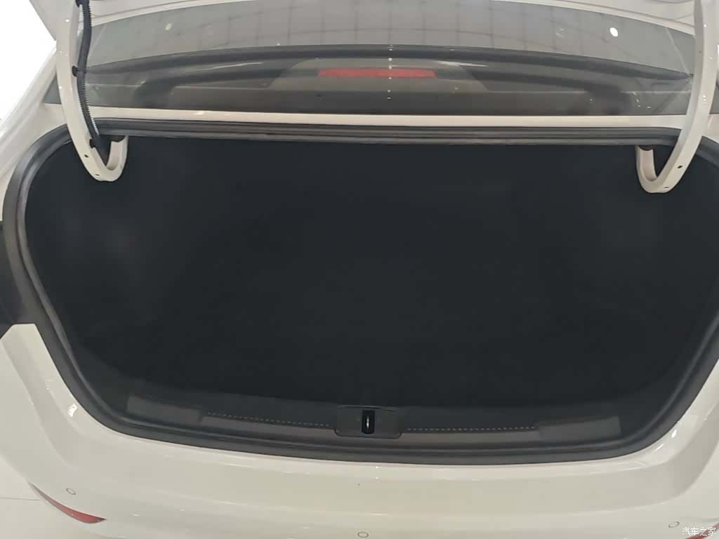 Roewe i5, 2020 19