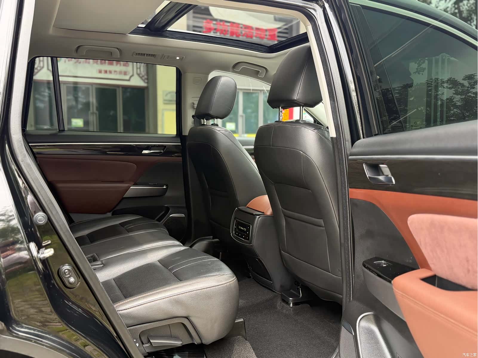 Trumpchi GS8, 2018 17
