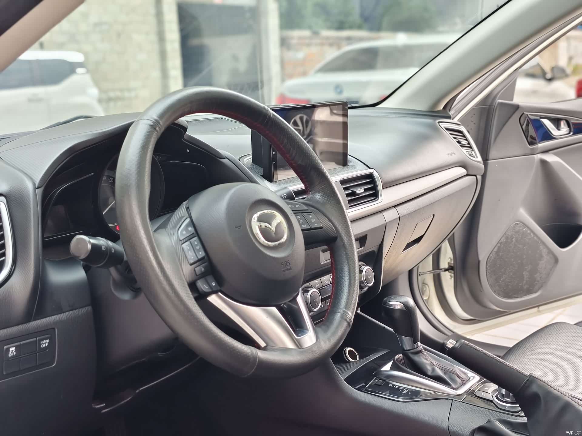 Mazda Mazda3, 2014 10