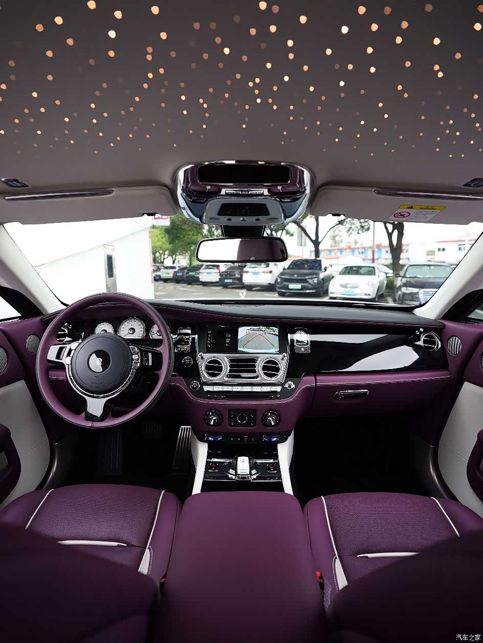 Rolls-Royce Wraith, 2022 13