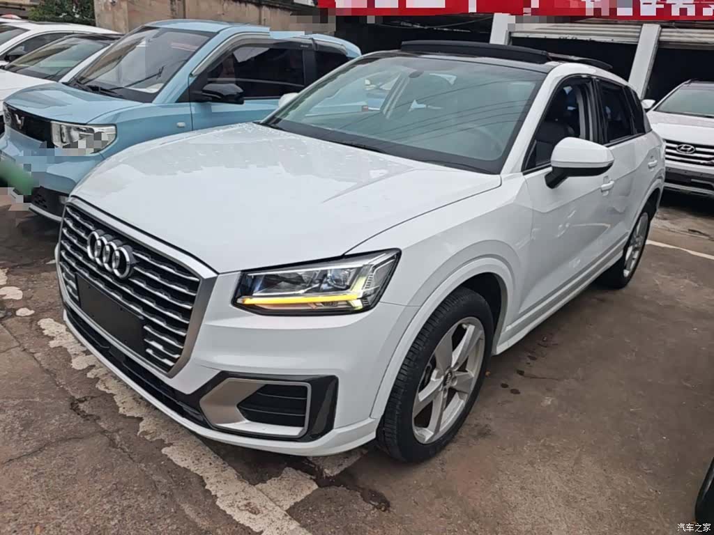 Audi Q2L, 2019 1