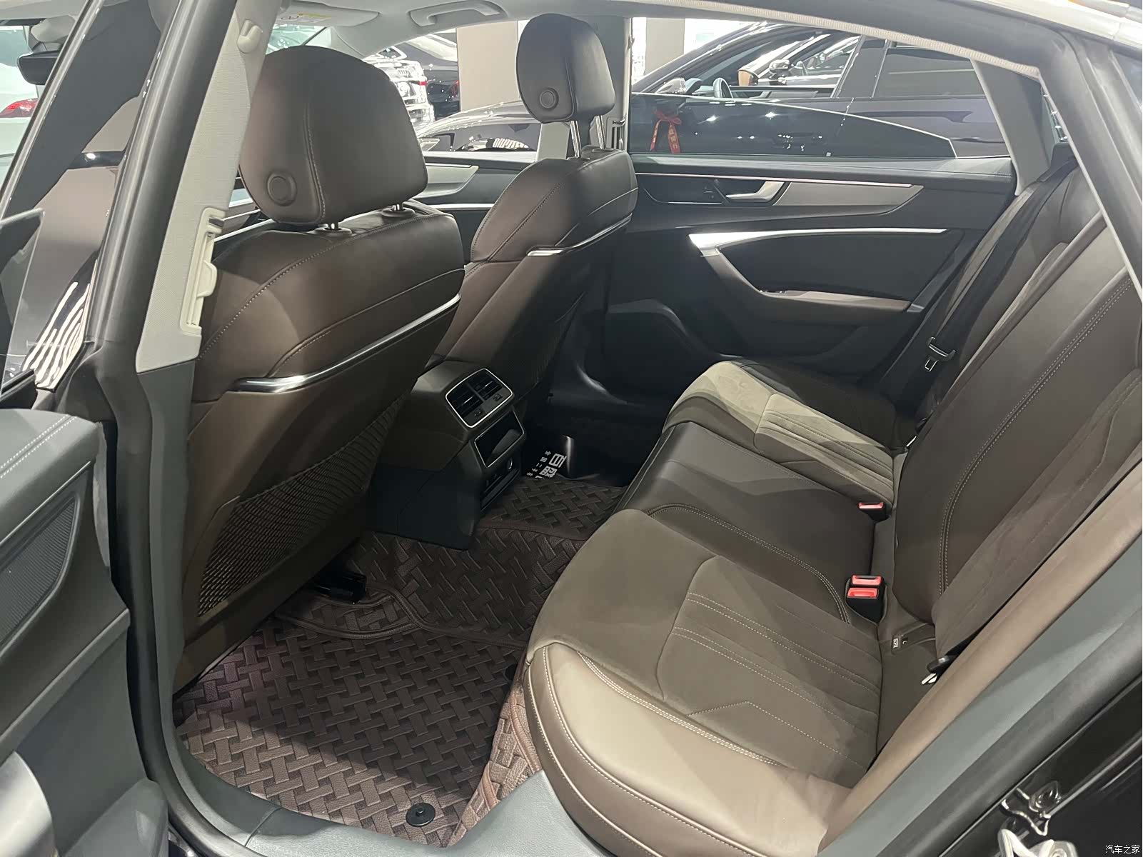 Audi A7L, 2023 9