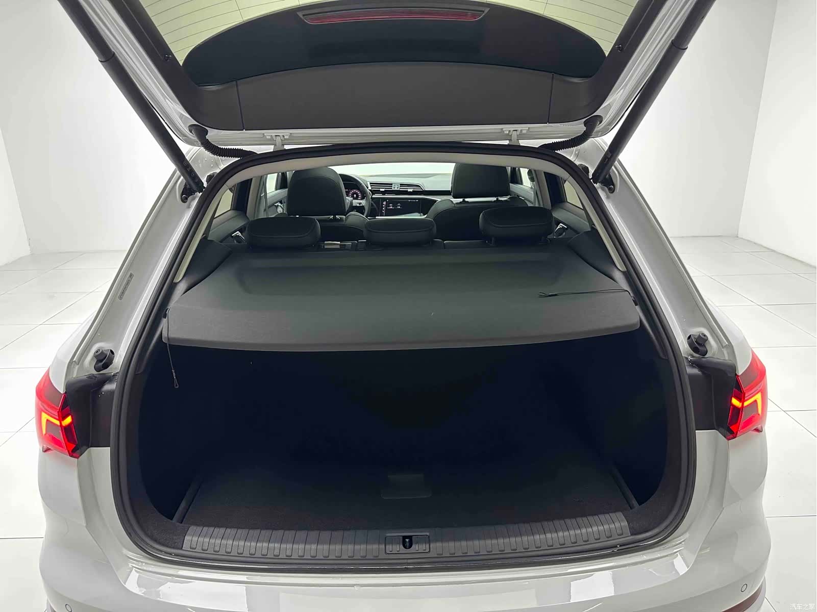 Audi Q3, 2022 20