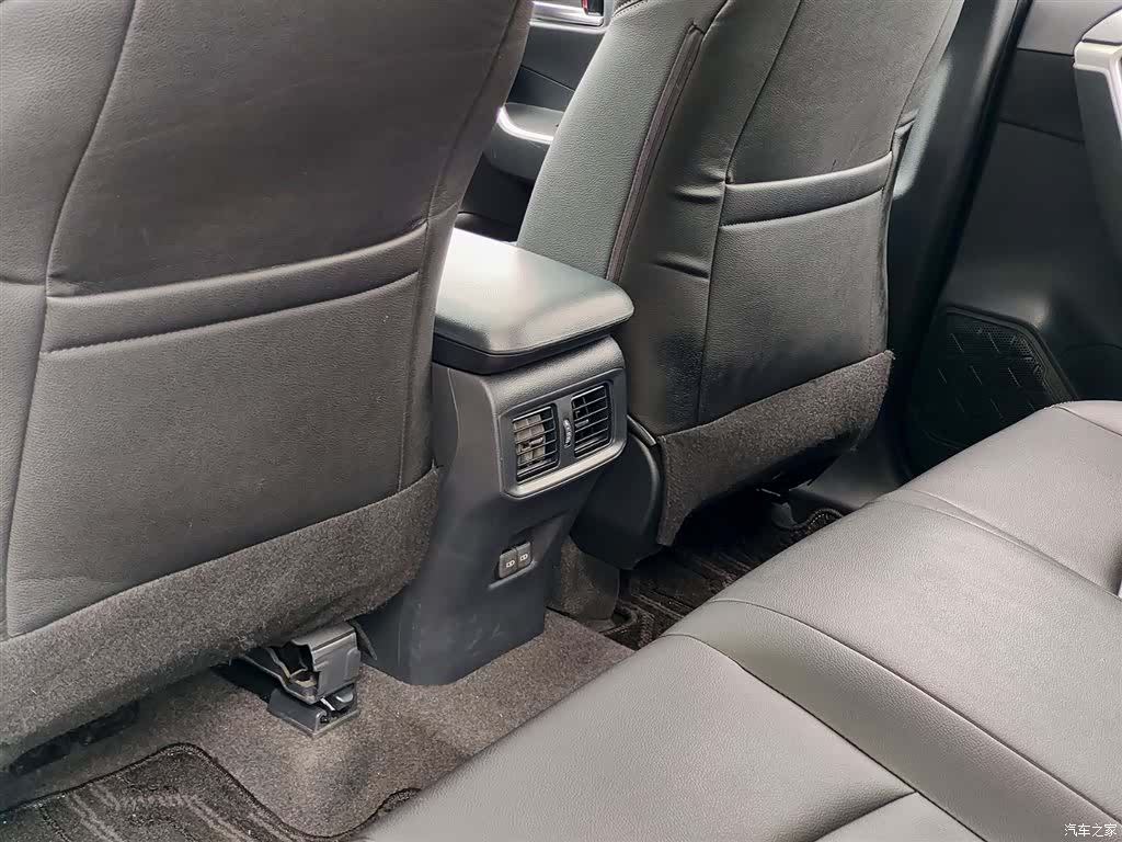 Toyota RAV4, 2022 9