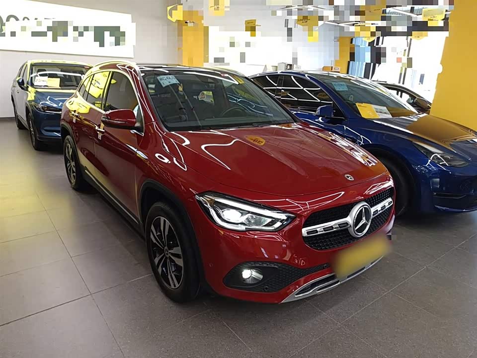 Mercedes-Benz GLA Mercedes-Benz GLA
