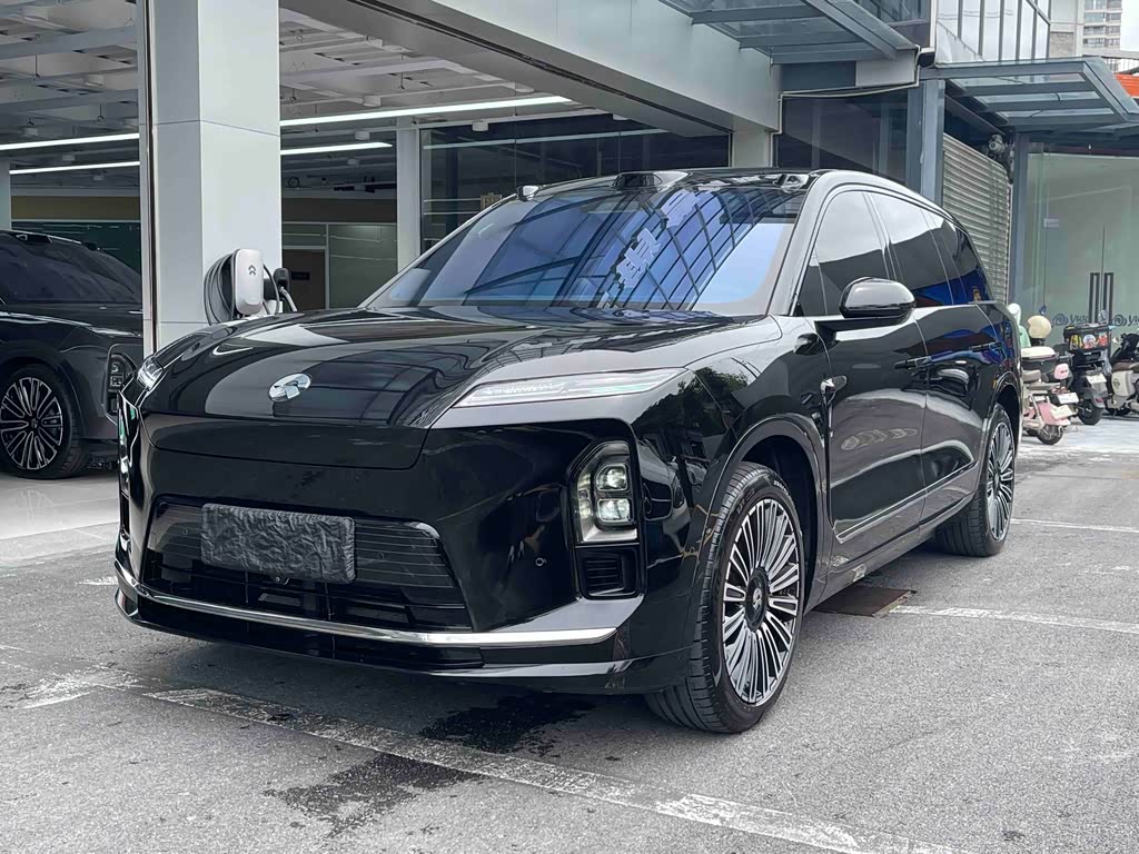 NIO ES8