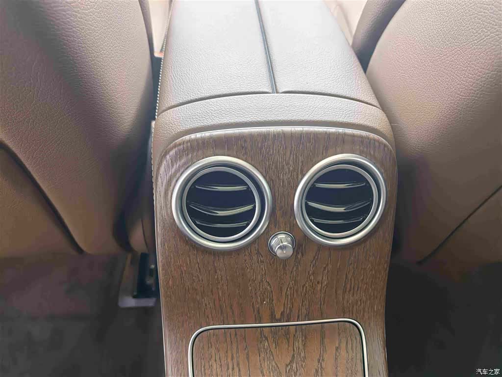 Mercedes-Benz E-Class, 2023 12