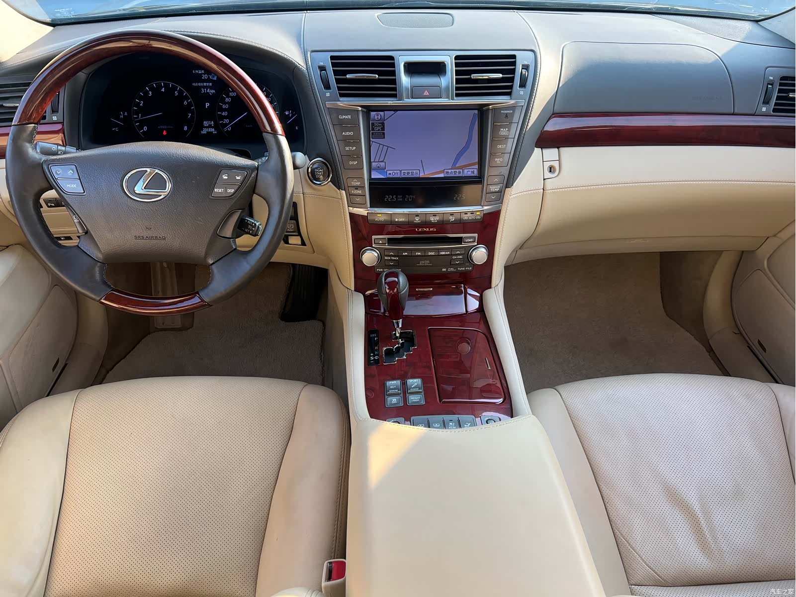 Lexus LS, 2010 9