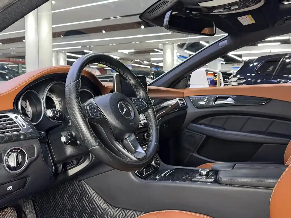 Mercedes-Benz CLS