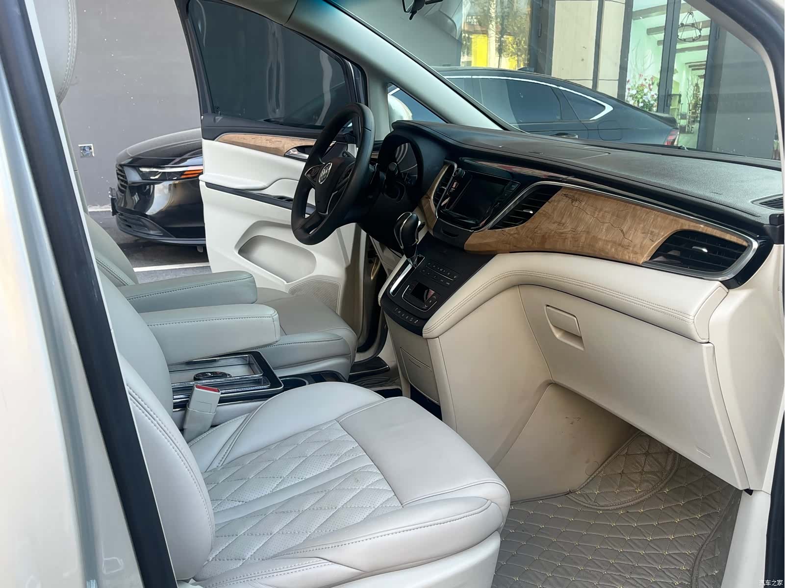 Buick GL8, 2019 11