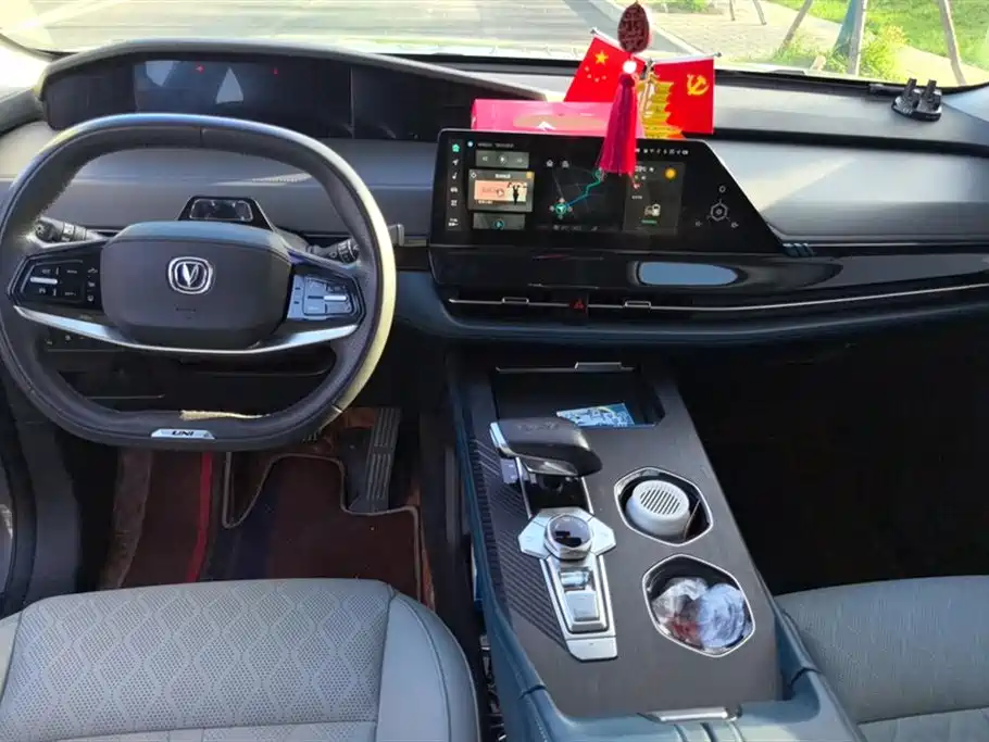 Changan UNI-K Smart iDD