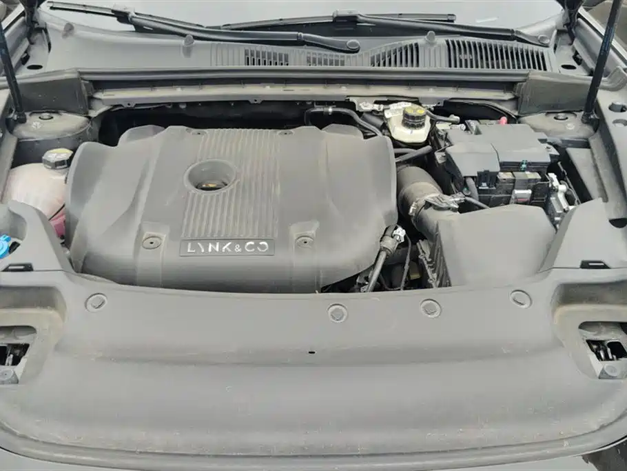 Lynk & Co 03