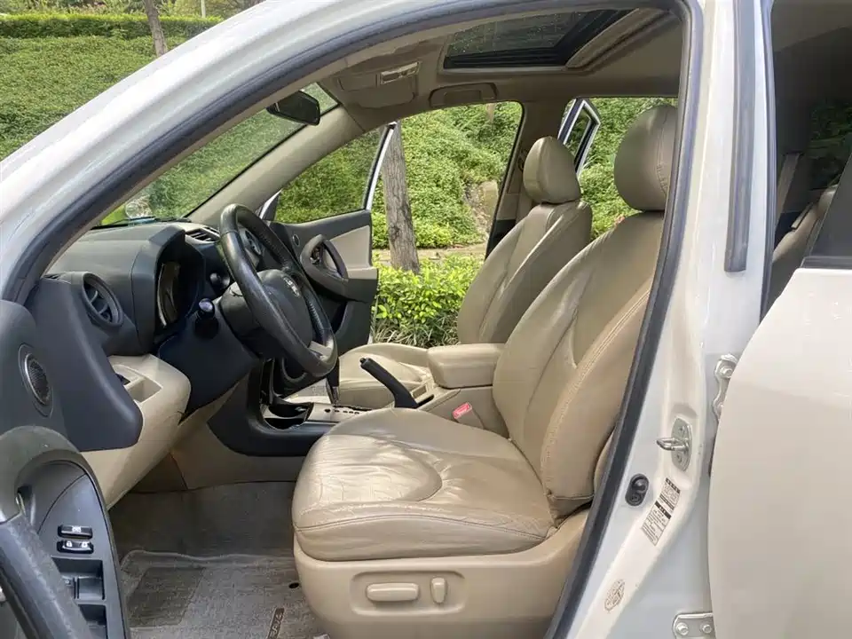 Toyota RAV4 Rongfang