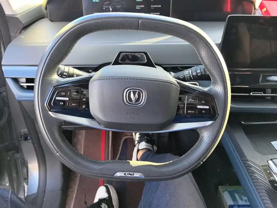 Changan UNI-K Smart iDD