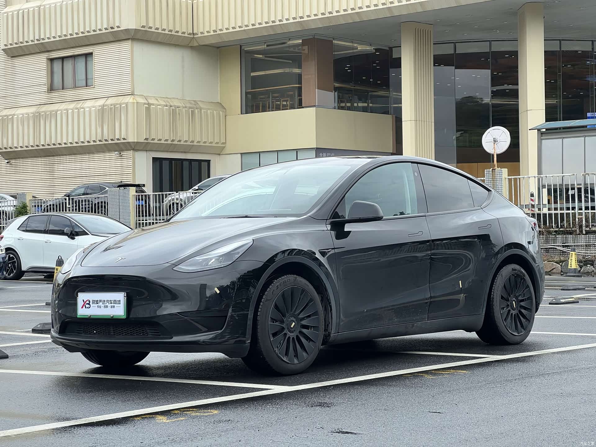 Tesla Model Y, 2022 1