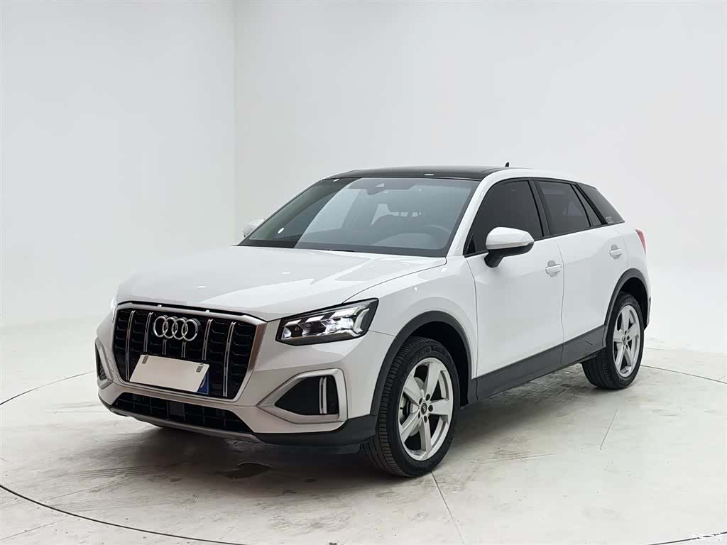 Audi Q2L, 2022 1