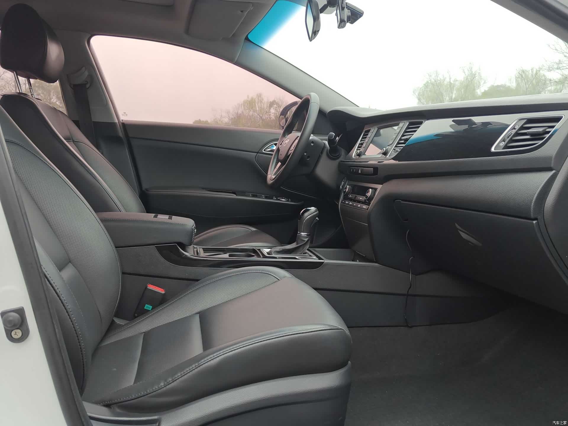 Hyundai DLX, 2016 11
