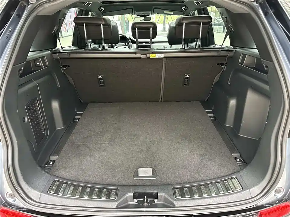 Land Rover Discover sports