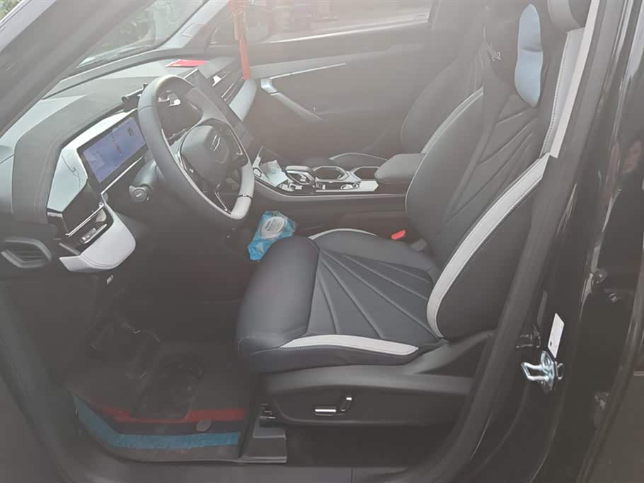 Geely Atlas L