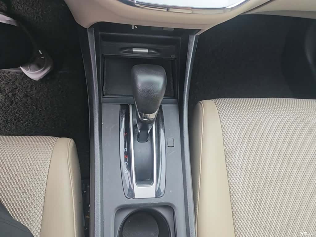 Honda Jade, 2015 14