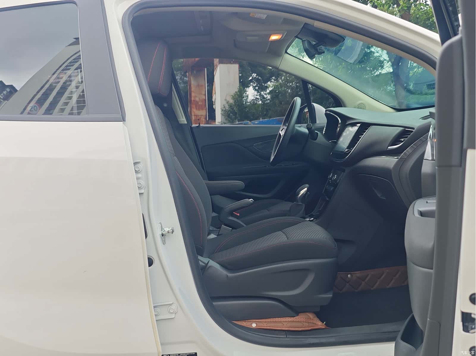 Buick Encore, 2018 9