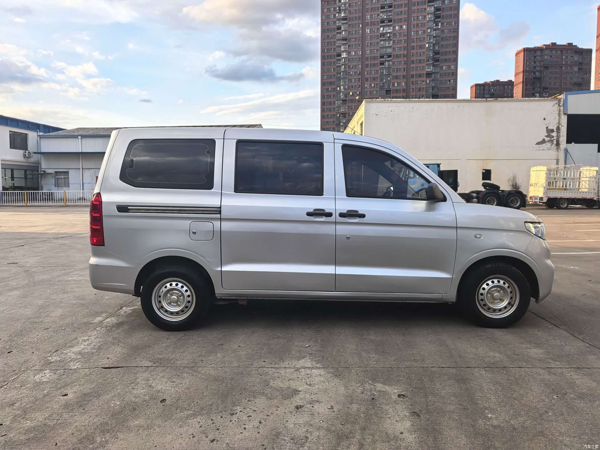 Wuling Hongguang, 2022 4