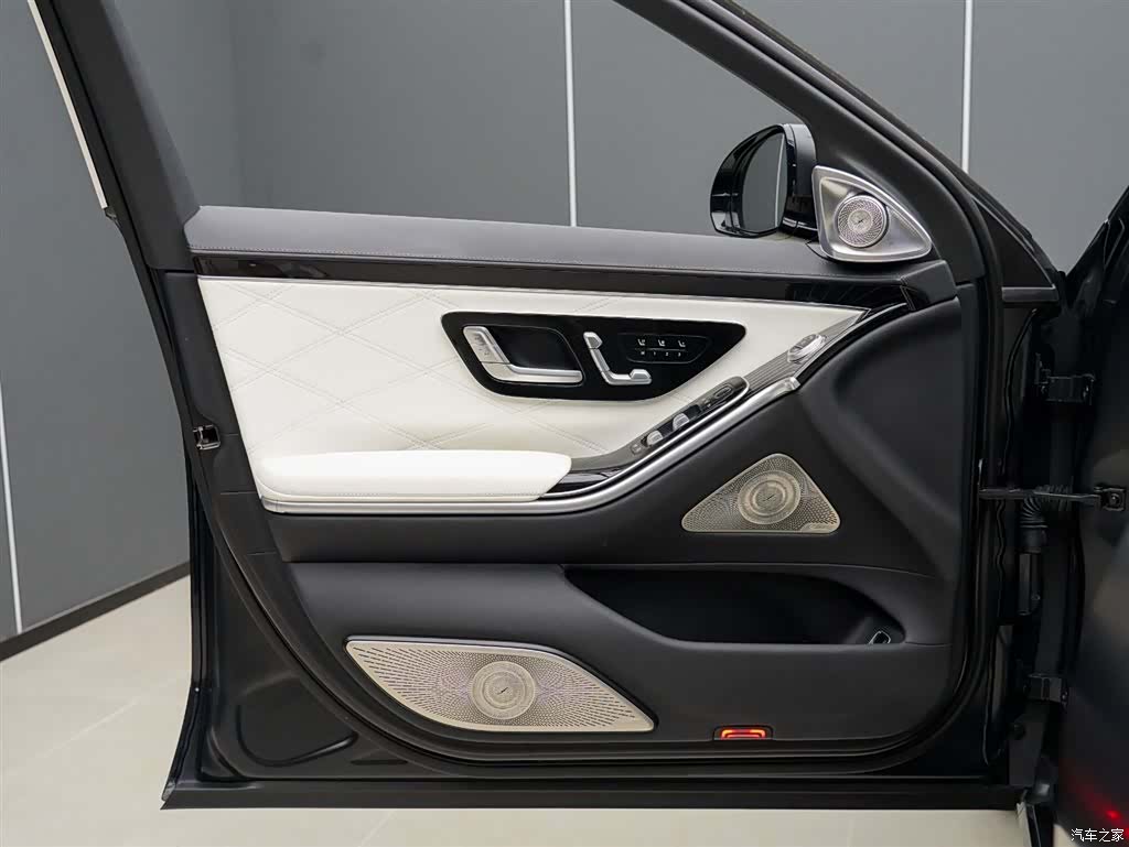 Maybach S-Class, 2023 9
