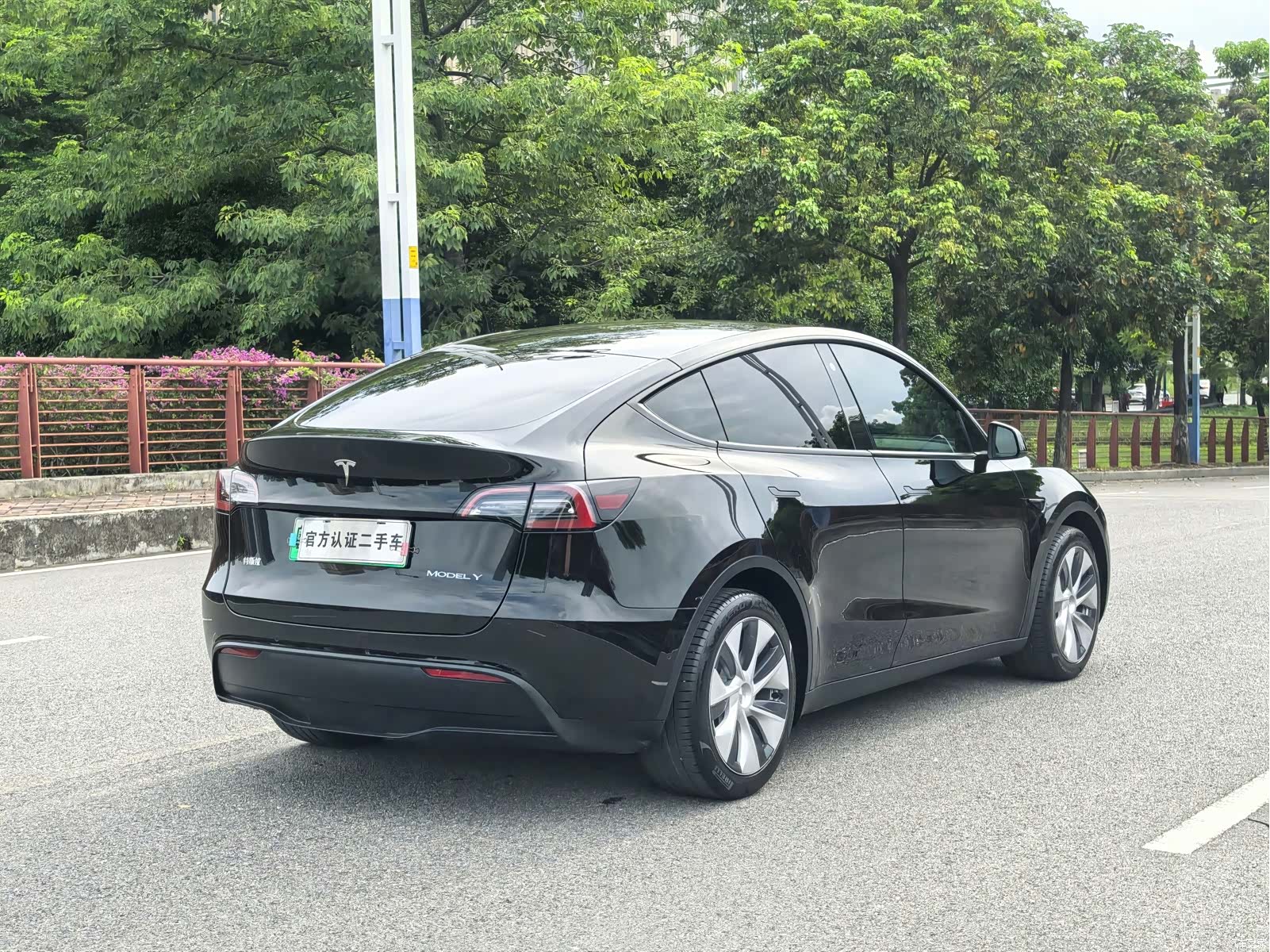 Tesla Model Y, 2022 18