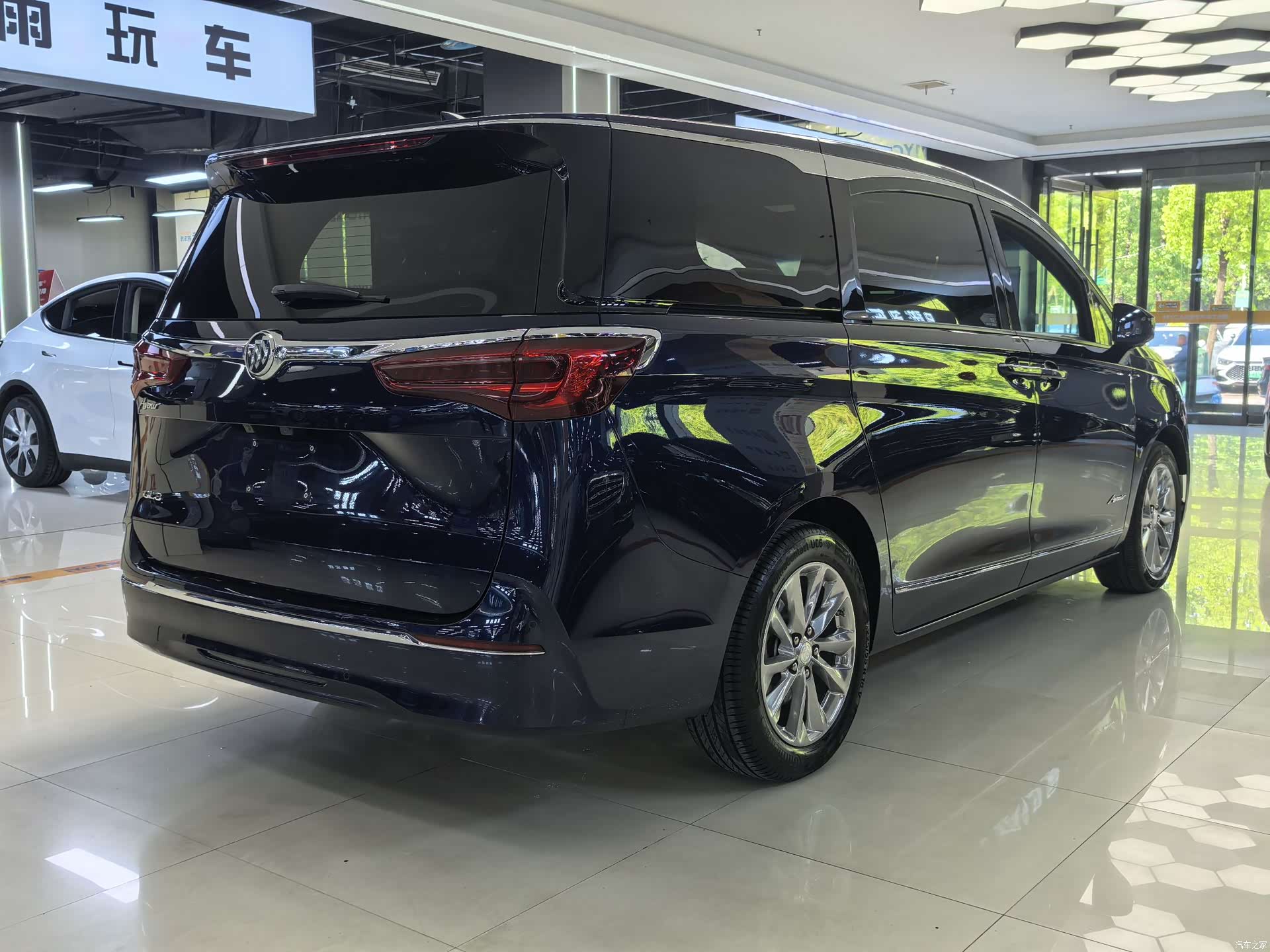 Buick GL8, 2021 9