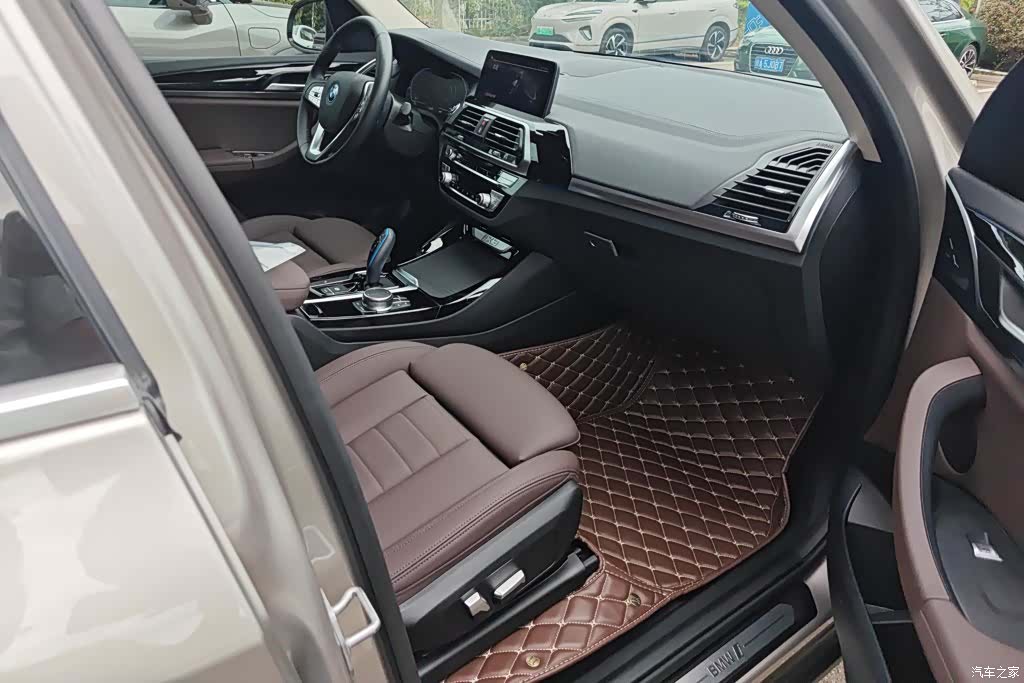 BMW iX3, 2021 8