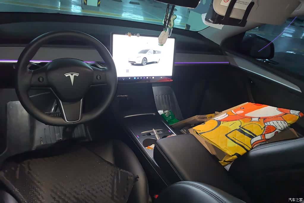 Tesla Model Y, 2023 12