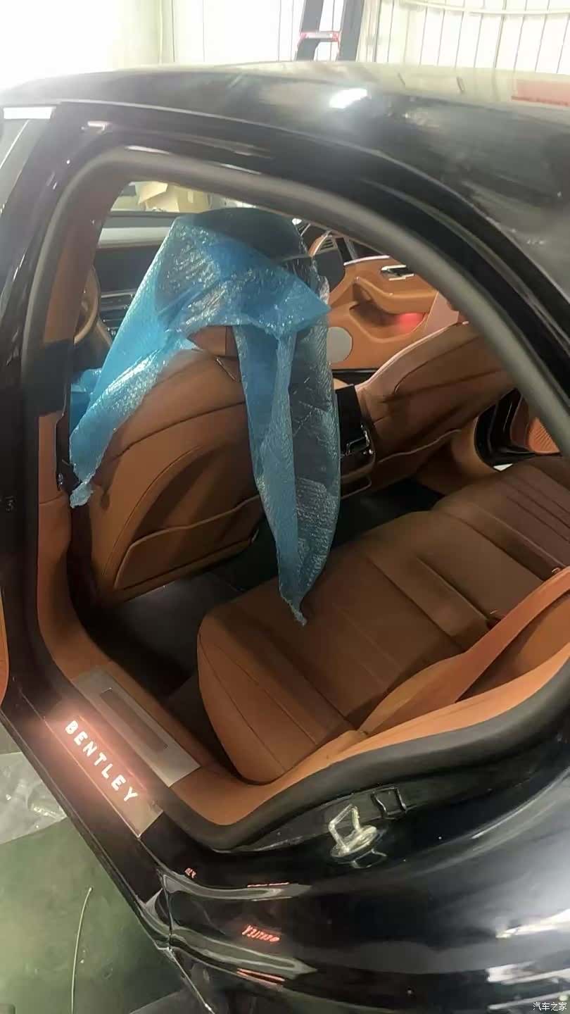 Bentley Flying Spur, 2026 7