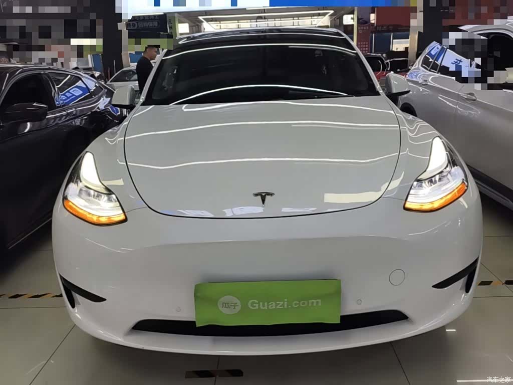 Tesla Model Y, 2023 3
