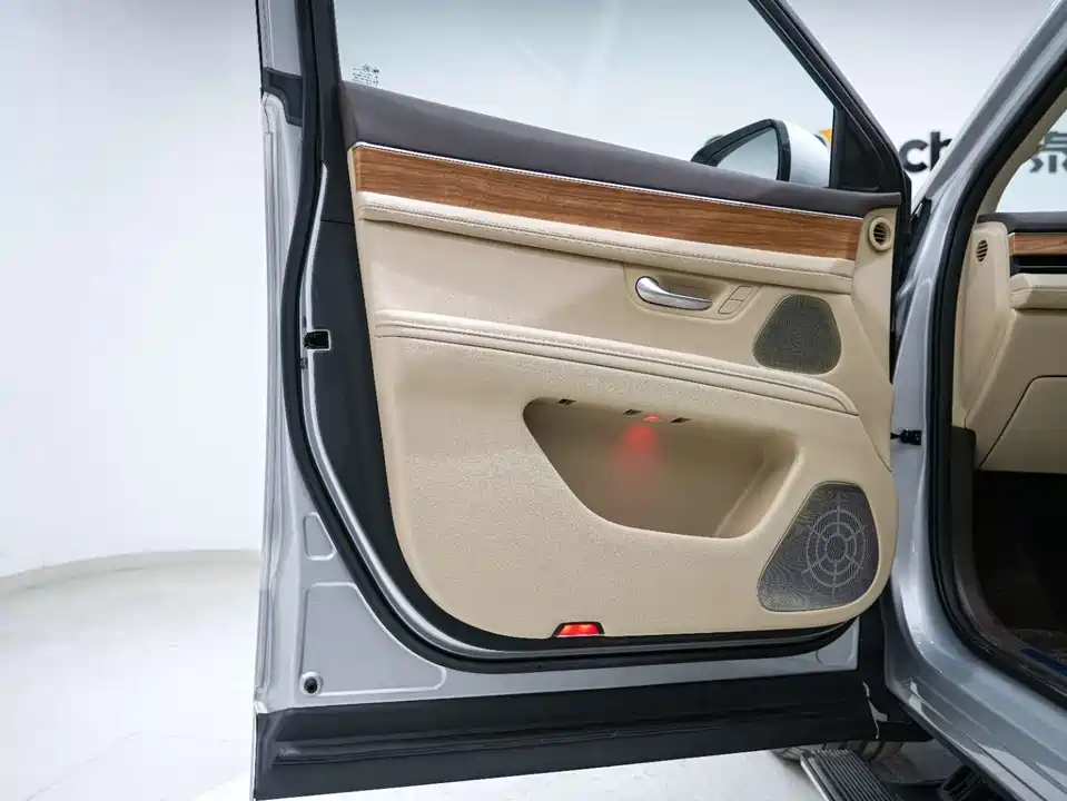 AITO Ask the world M7