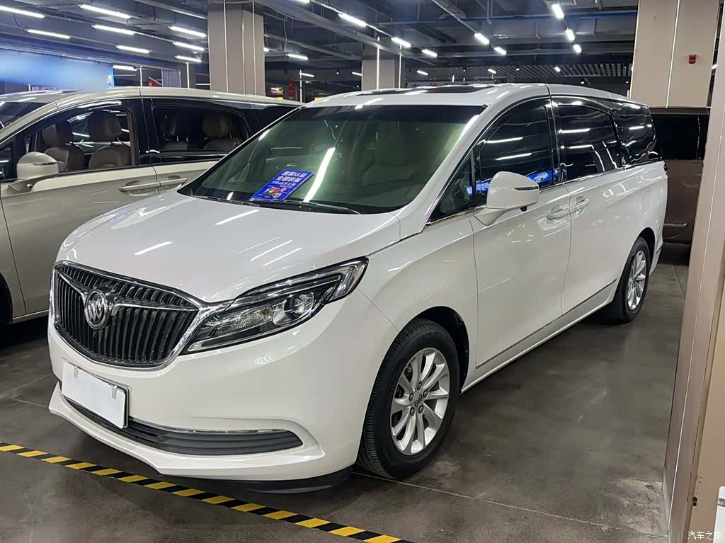 Buick GL8, 2017 3