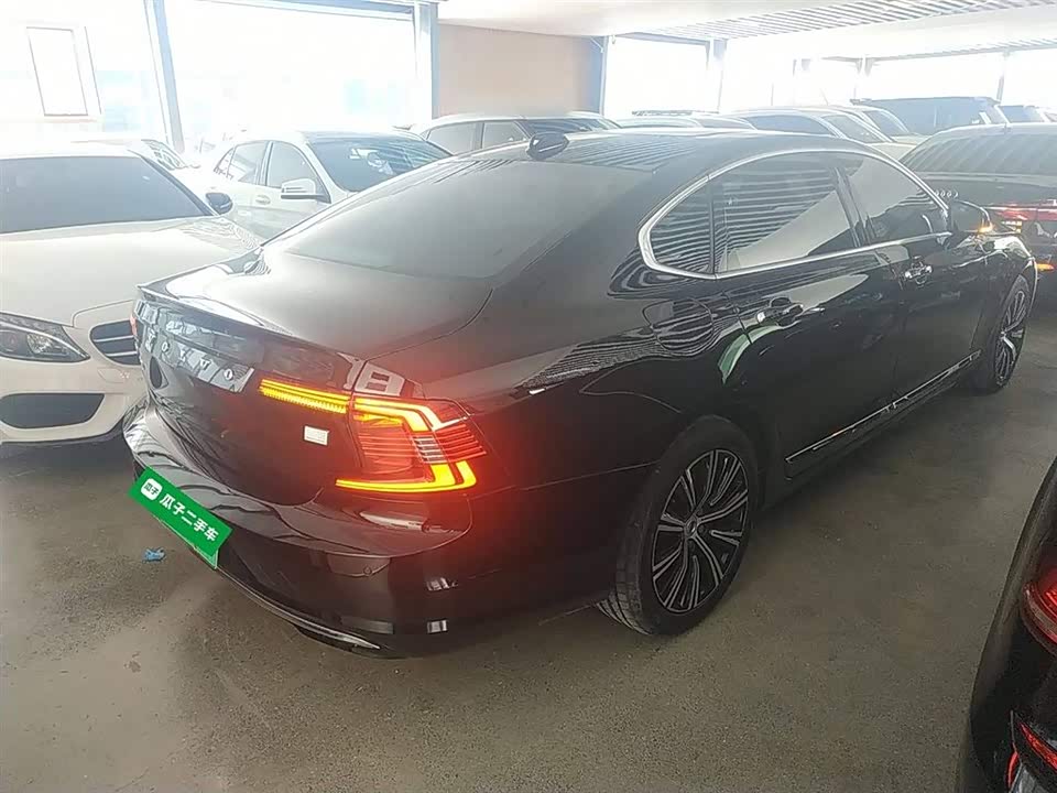 Volvo S90